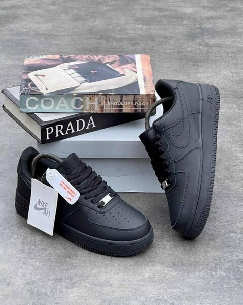 Baskets Nike Air Force 1 Noires