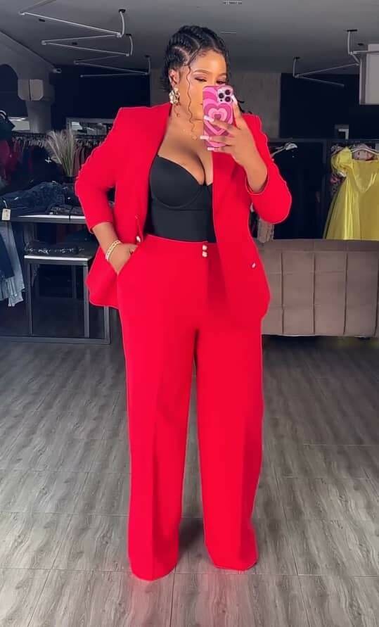 Costume élégant femme chic