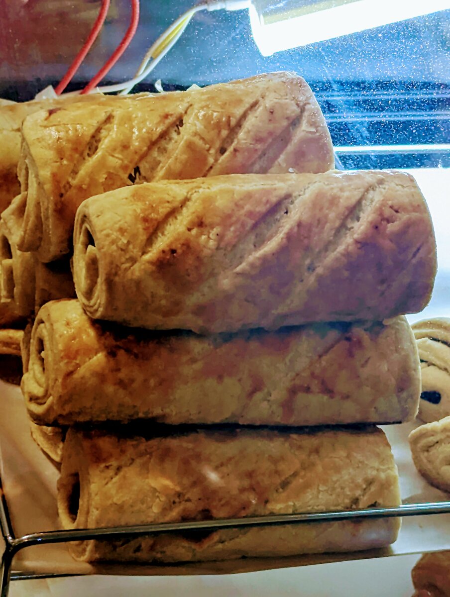 MEAT PI & SAUSAGE PIE