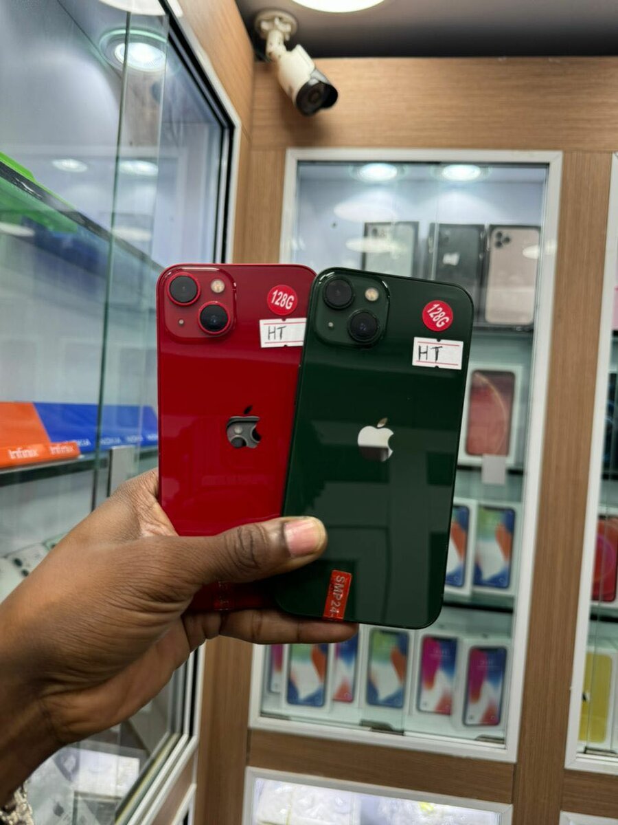 IPHONE 13 128GB QUASI NEUF