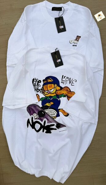 T-shirts Garfield “Skate” (blanc)