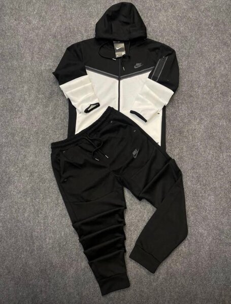 Ensemble de survêtement Nike