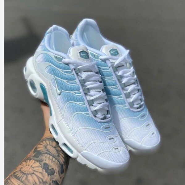 Nike air max plus bleu ciel