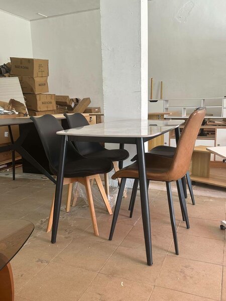 Table à manger en marbre moderne