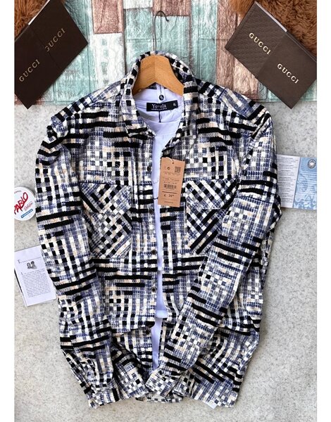 Chemise à carreaux moderne