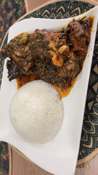 Plat de viande avec riz