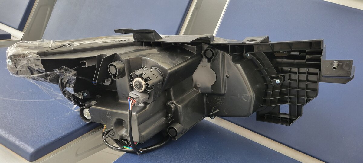 Phare AV Gauche CX 9