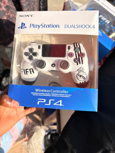 Manette PS4 DualShock 4 FIFA