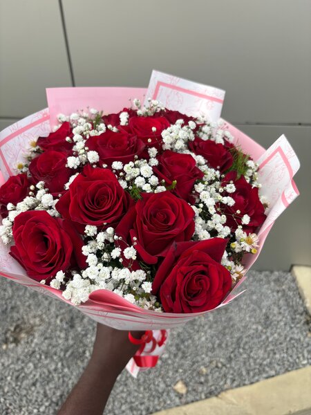 Bouquet de roses rouges fraîches