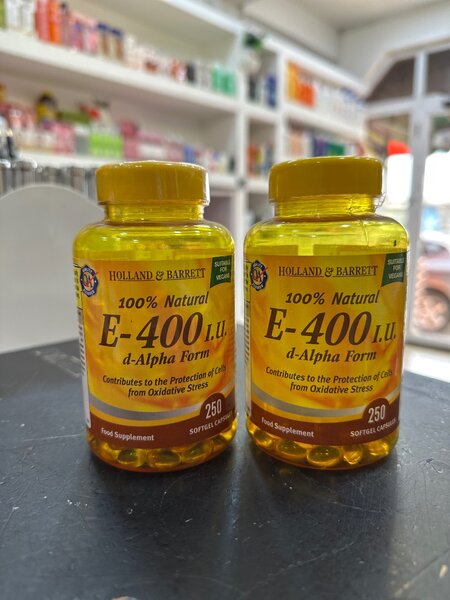Vitamin E softgel capsules