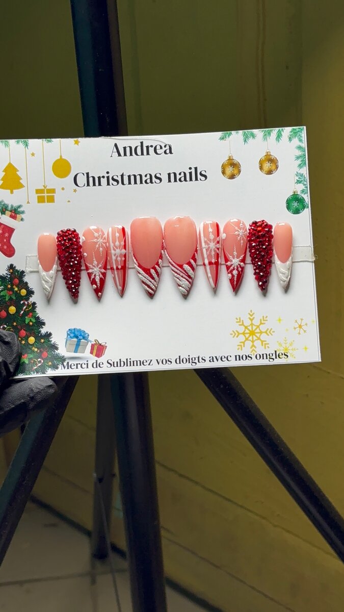 Ongles de Noël Artificiels