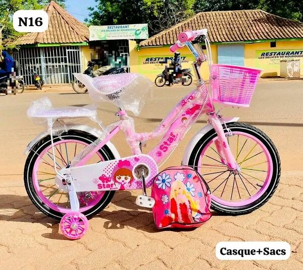 Vélo enfant avec casque