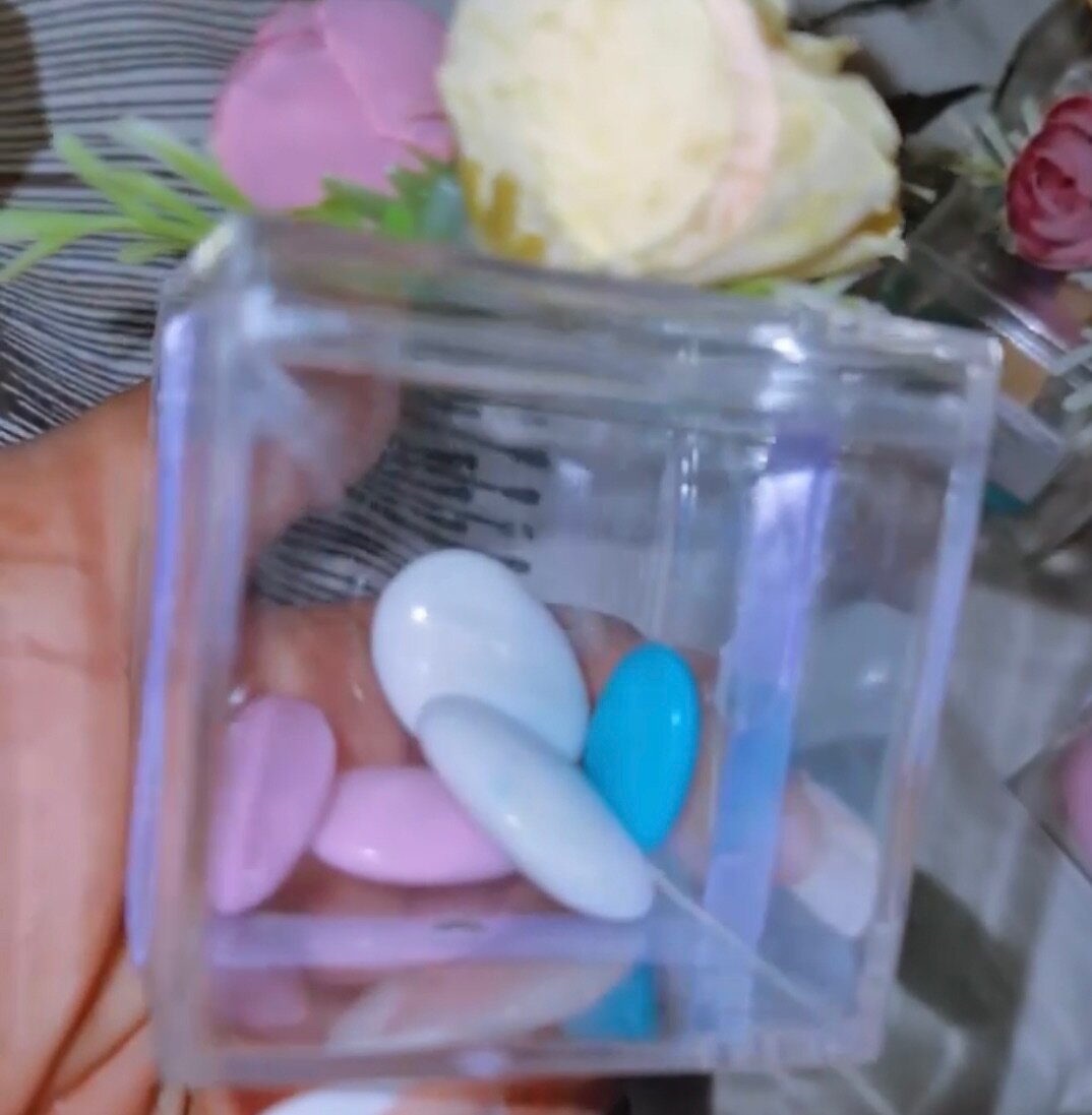 Boîtes Cadeau avec Fleurs et Dragées