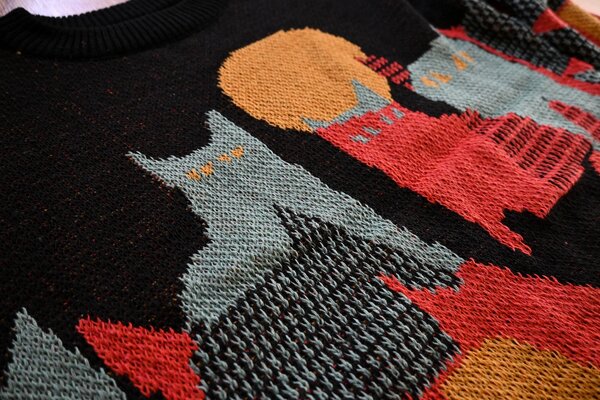 Свитер с котиками