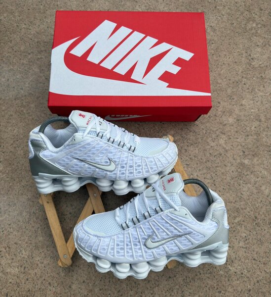 Baskets Nike Shox Gravité