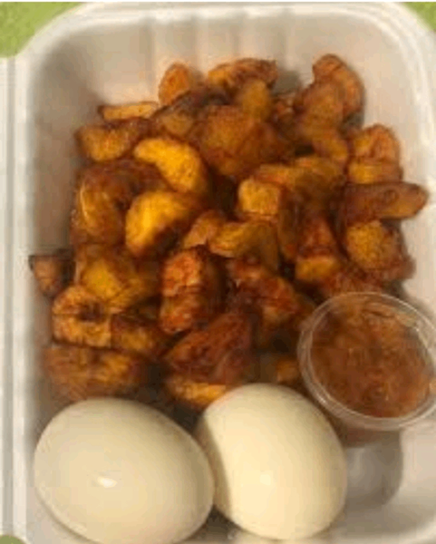 Banane alloco et œufs