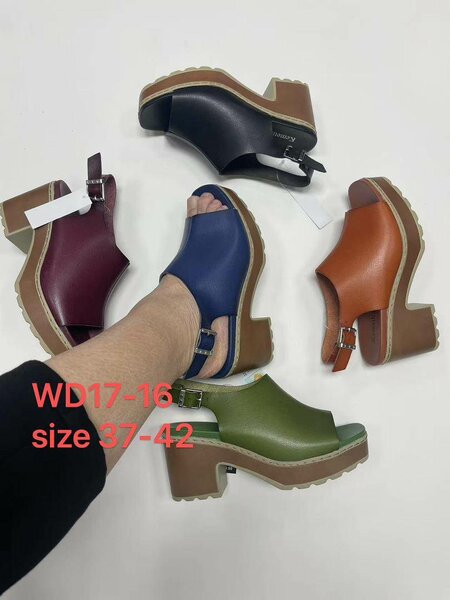 Sandales à talons colorées