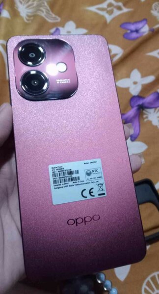Téléphone portable Oppo rose