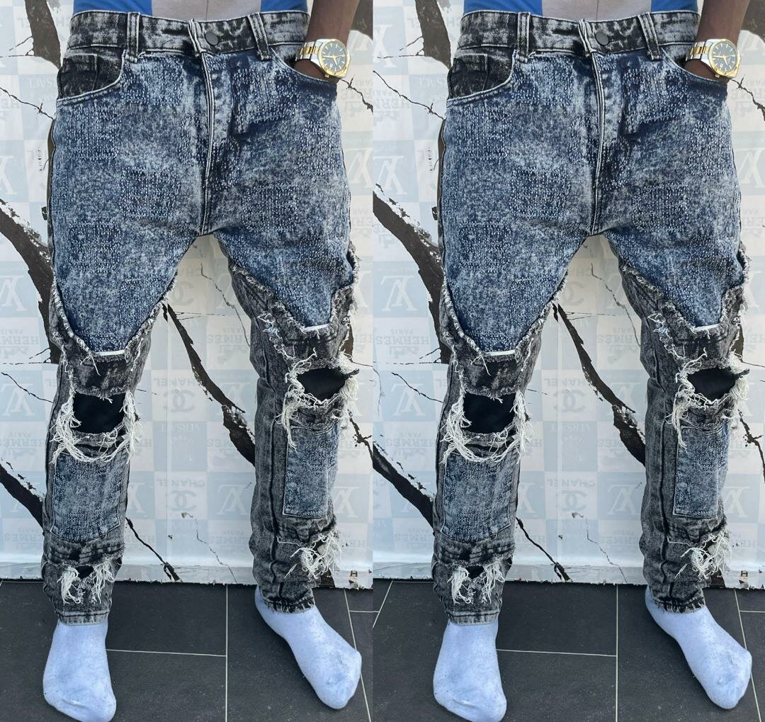 Jeans homme déchirés et délavés