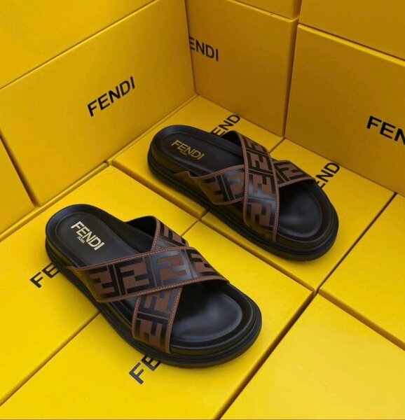 Sandales Croisées Fendi Homme