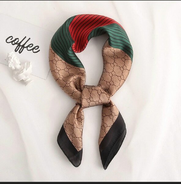 Écharpe en soie élégante