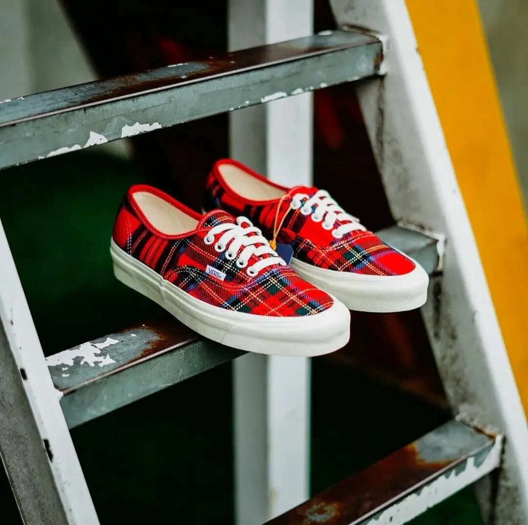 Chaussures Vans en tissu écossais rouge
