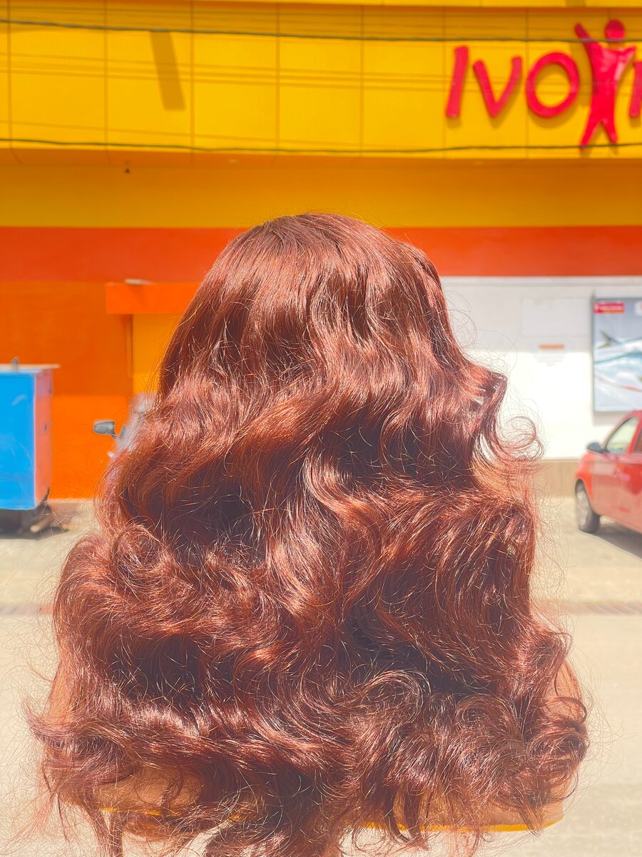 Luxurious Wavy Lace Wig