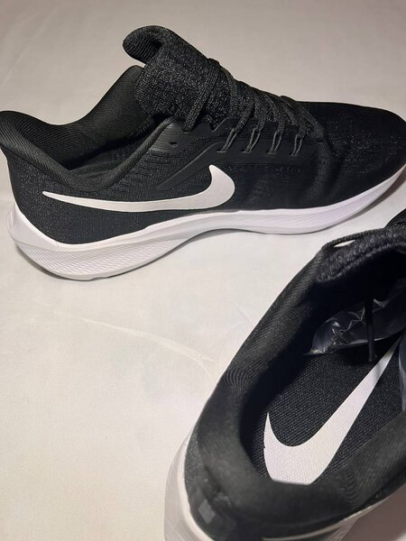 Кроссовки Nike