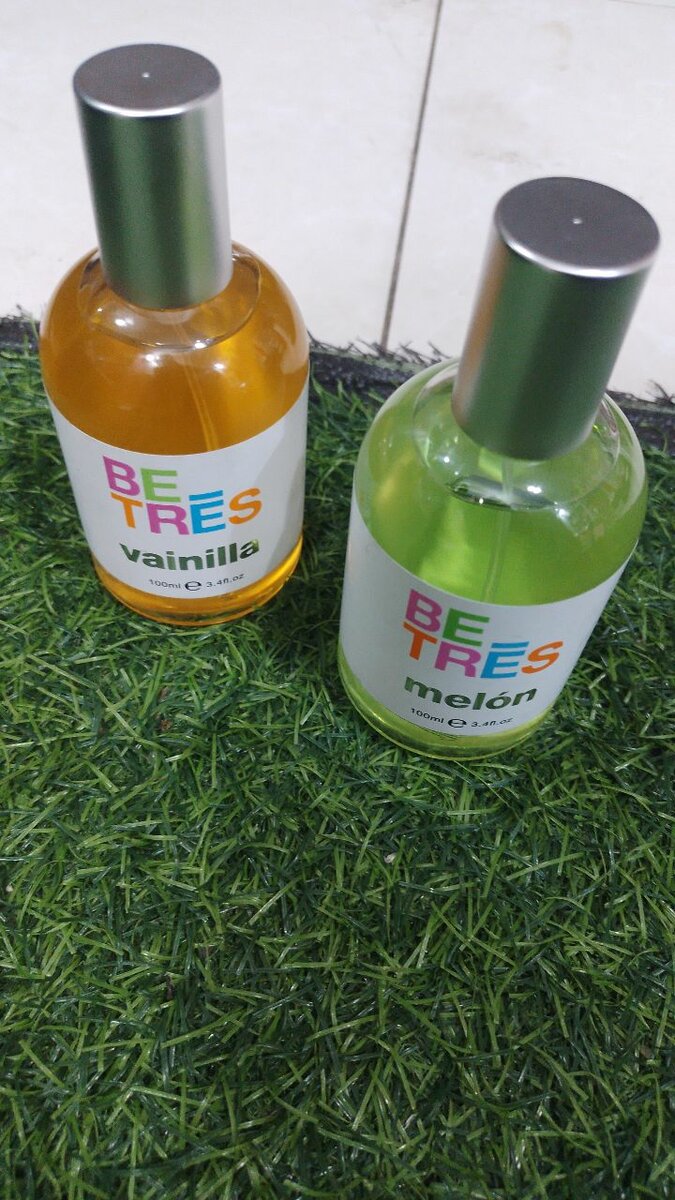 BE TRES perfume