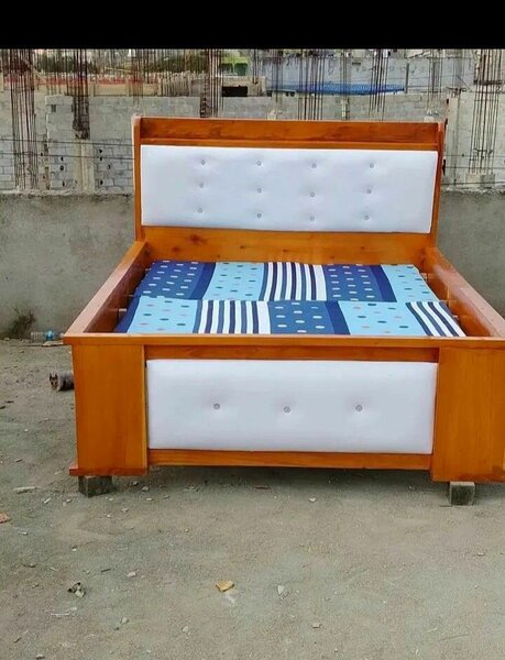 Lit en bois avec rangement