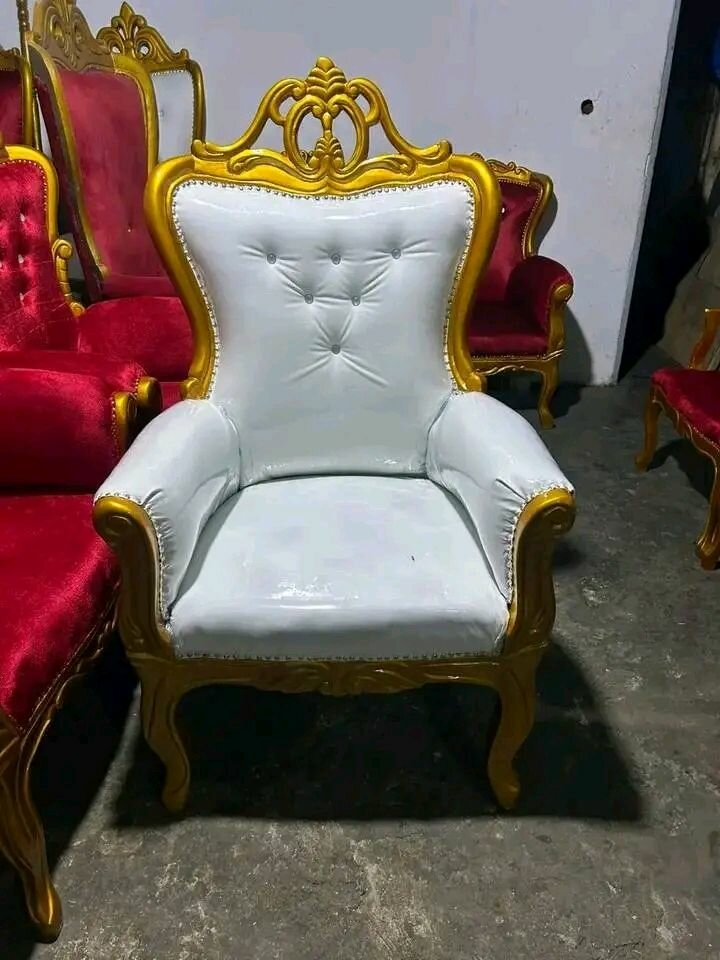 Fauteuil de luxe blanc et or