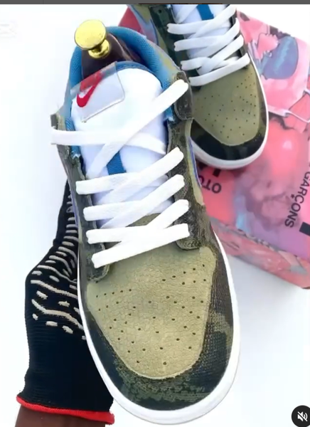 Fashionable men's sneakers