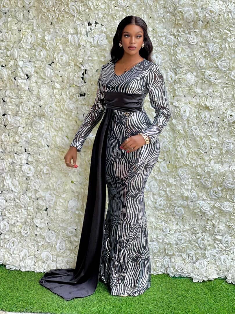 Dinner dress with sequin detail