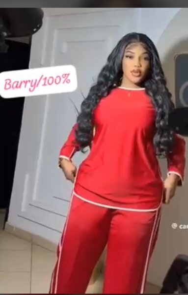 Tenue de détente rouge stylée