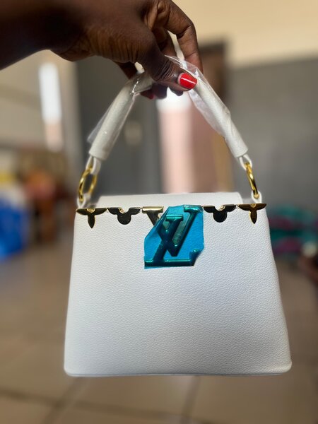 LV élégant blanc en coffret