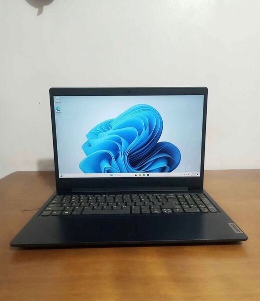 Ordinateur portable Lenovo moderne