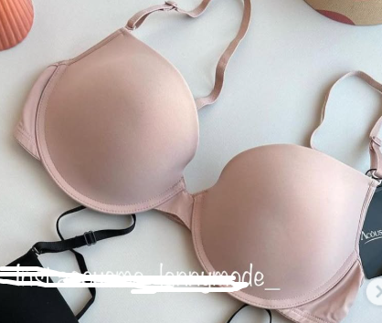 Базовый гладкий бюстгальтер на тонком поролоне со съёмными бретельками