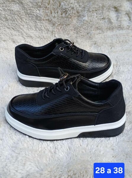 Chaussures Sneakers Noires