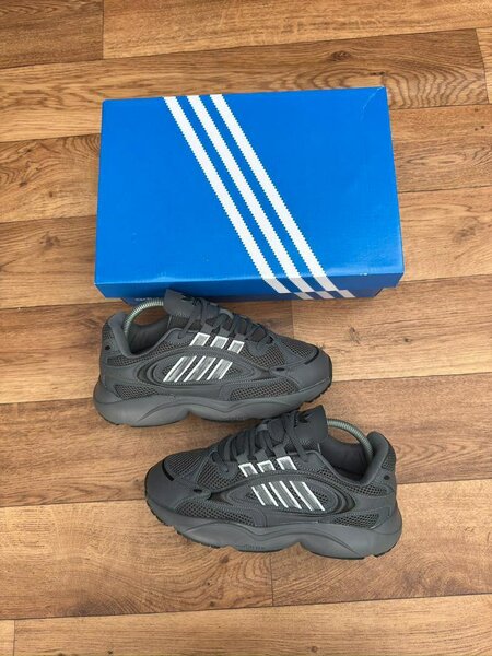 Chaussures Adidas noires pour homme