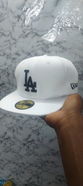 Casquette blanche sportive