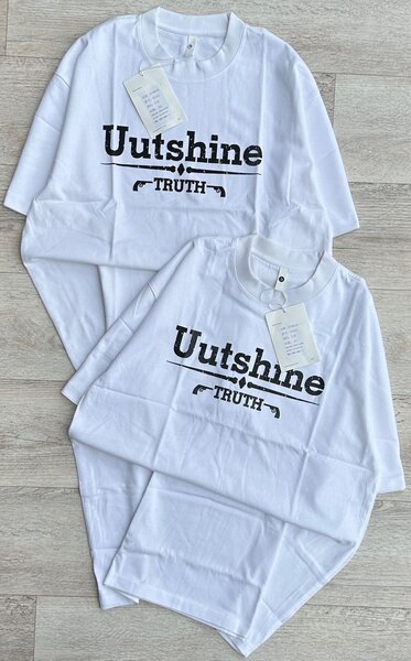 T-shirts graphiques modernes