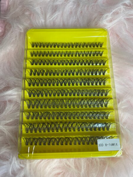 Faux cils volumateurs