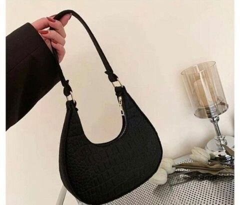 Sac baguette en cuir texturé