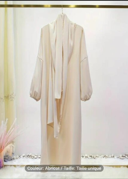 Abaya femme chic et moderne