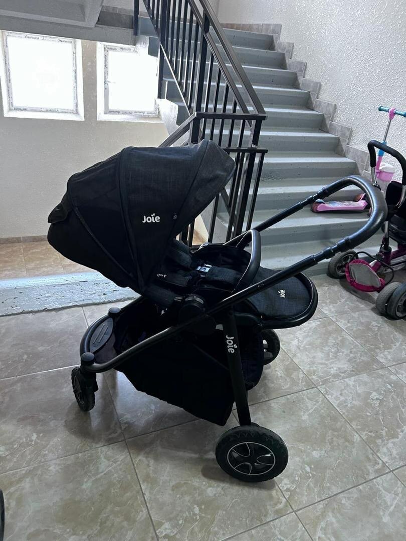 Коляска Joie