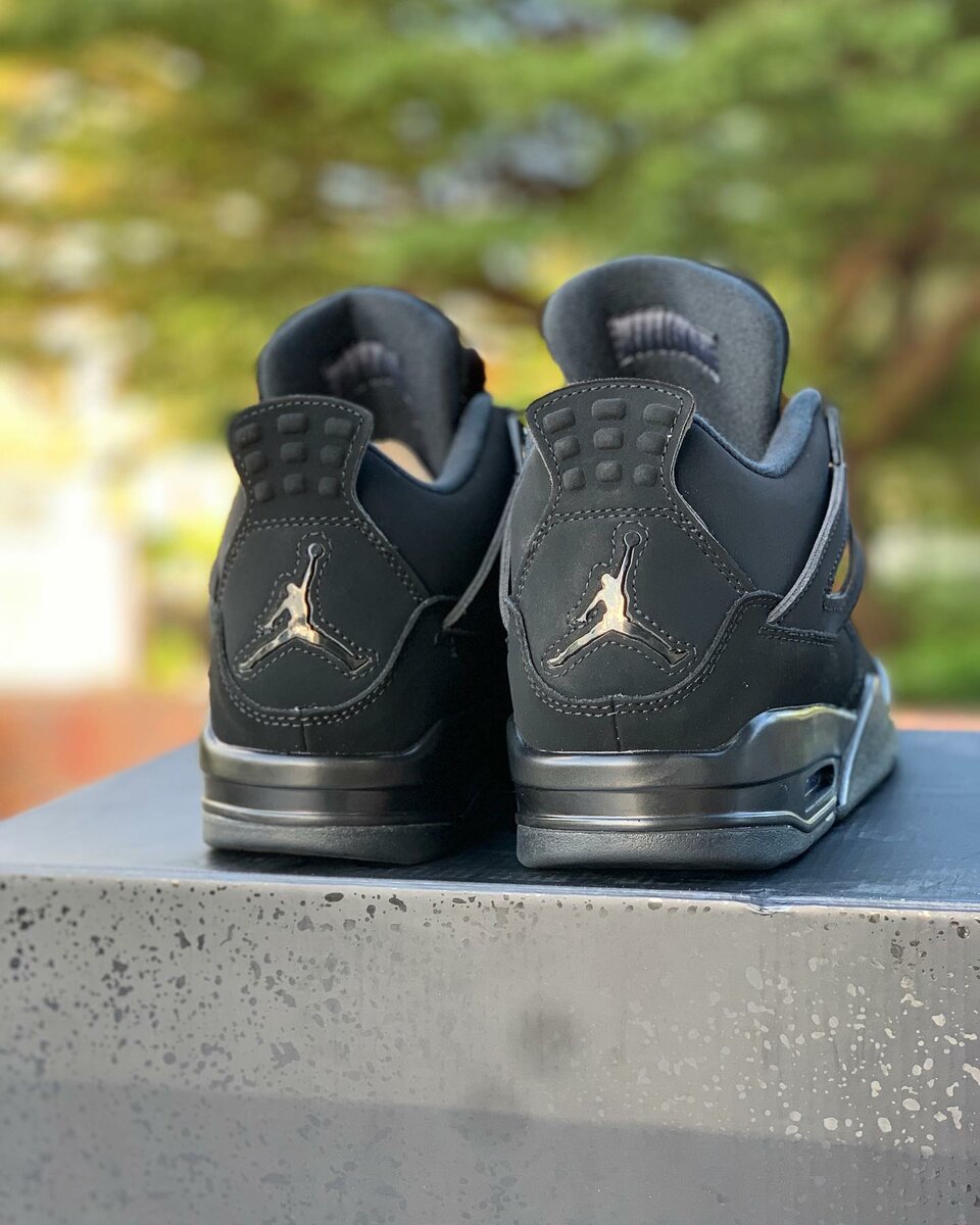 Air Jordan Retro 4 Black Cat