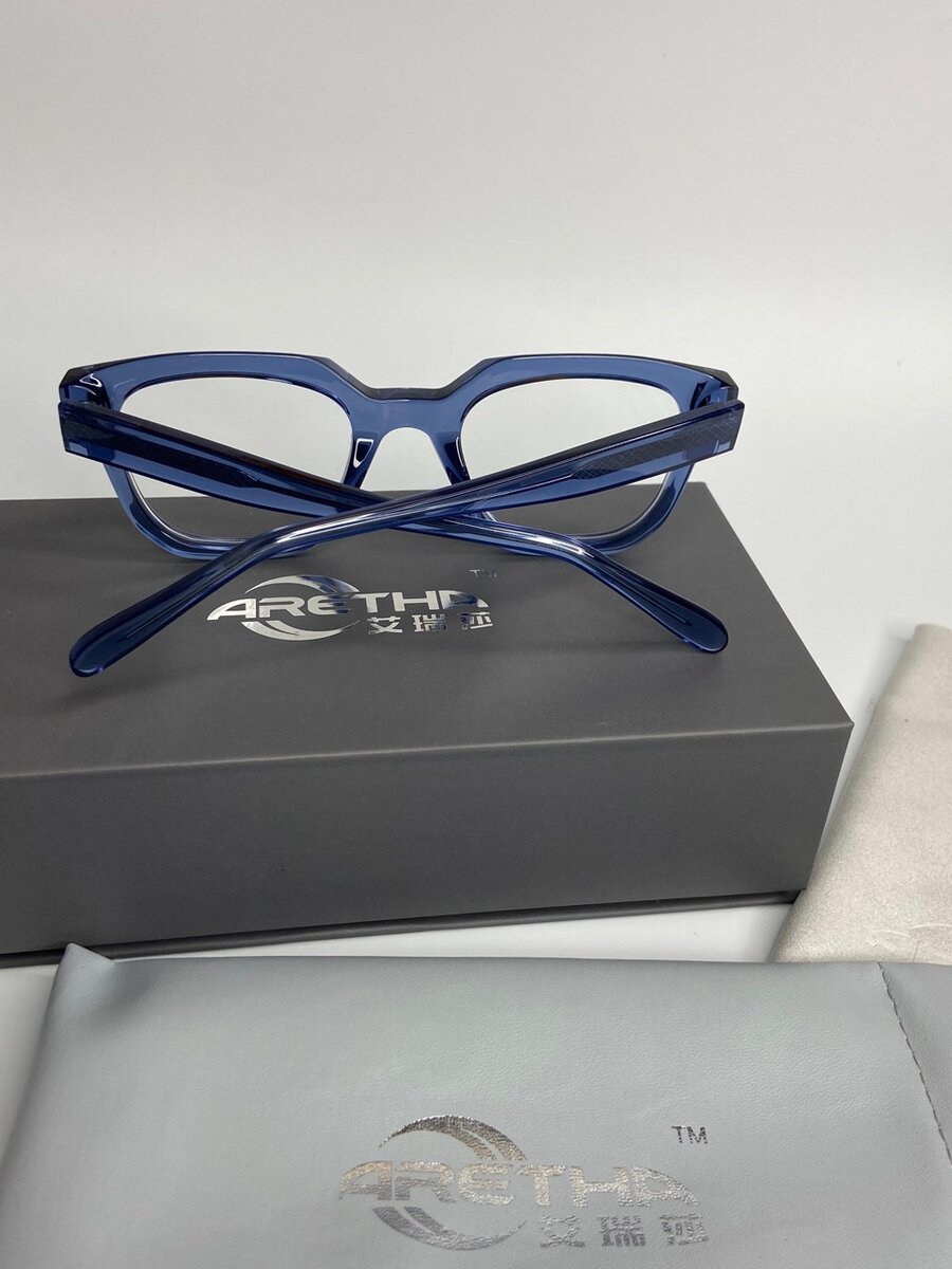 Anti-blue Photochromic Glasses