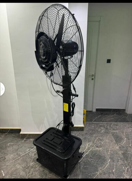 Giant Industrial 26 inch Mist Fan with water tank