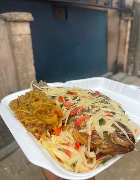 Poisson+ attieké+ œuf+alloco