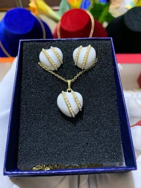 Ensemble collier et boucles multicolores